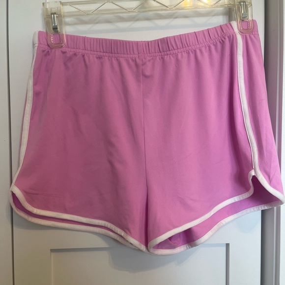 Hi, selling these stupendous shorts for kids in size M. - Picture 2 of 5